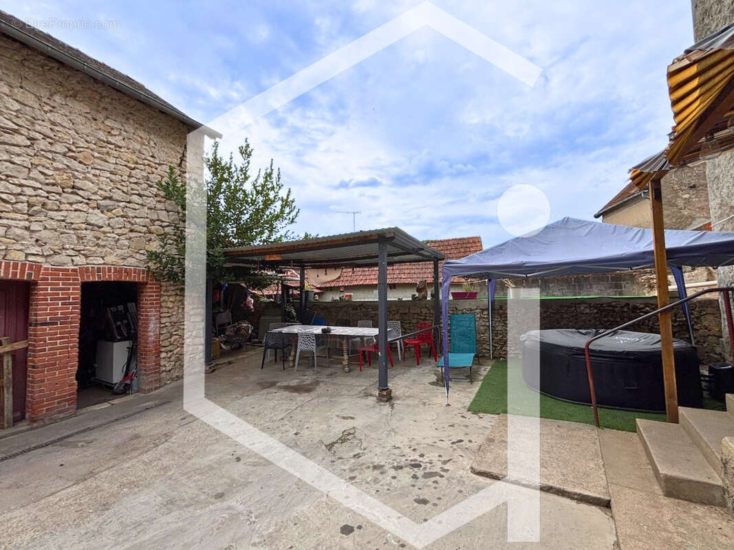 Maison à BONNY-SUR-LOIRE