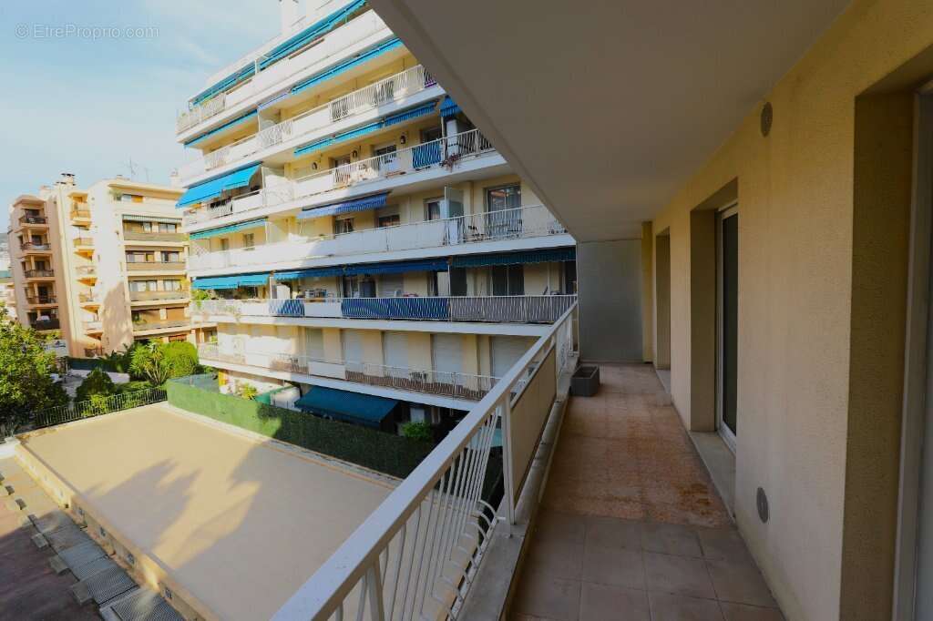 Appartement à LE CANNET