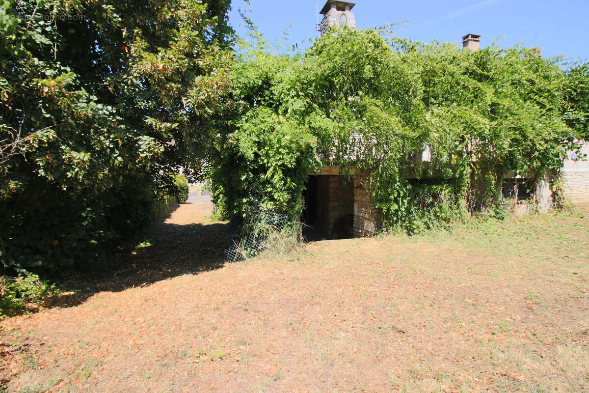 Maison à PUY-L&#039;EVEQUE