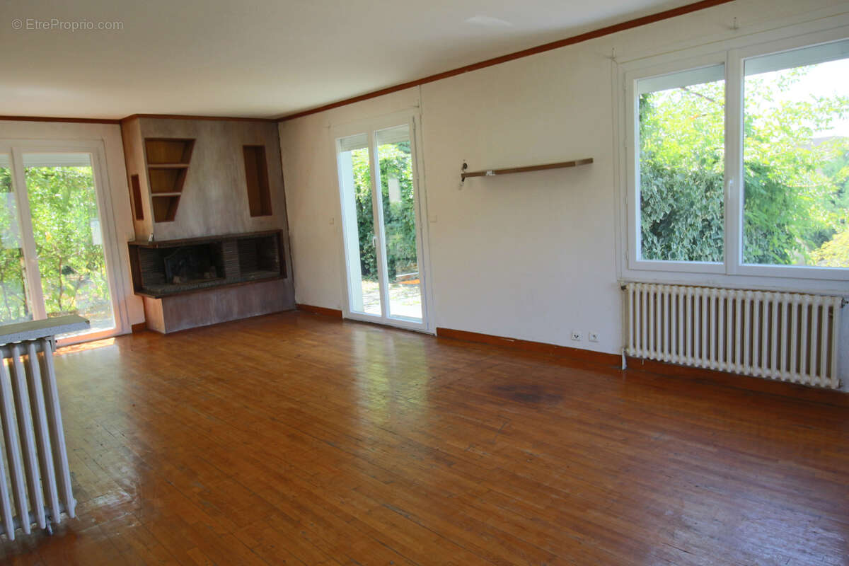 Maison à PUY-L&#039;EVEQUE