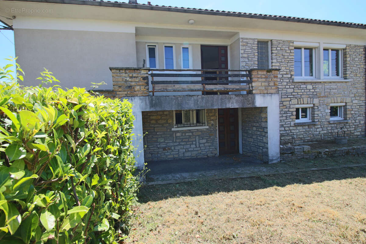 Maison à PUY-L&#039;EVEQUE