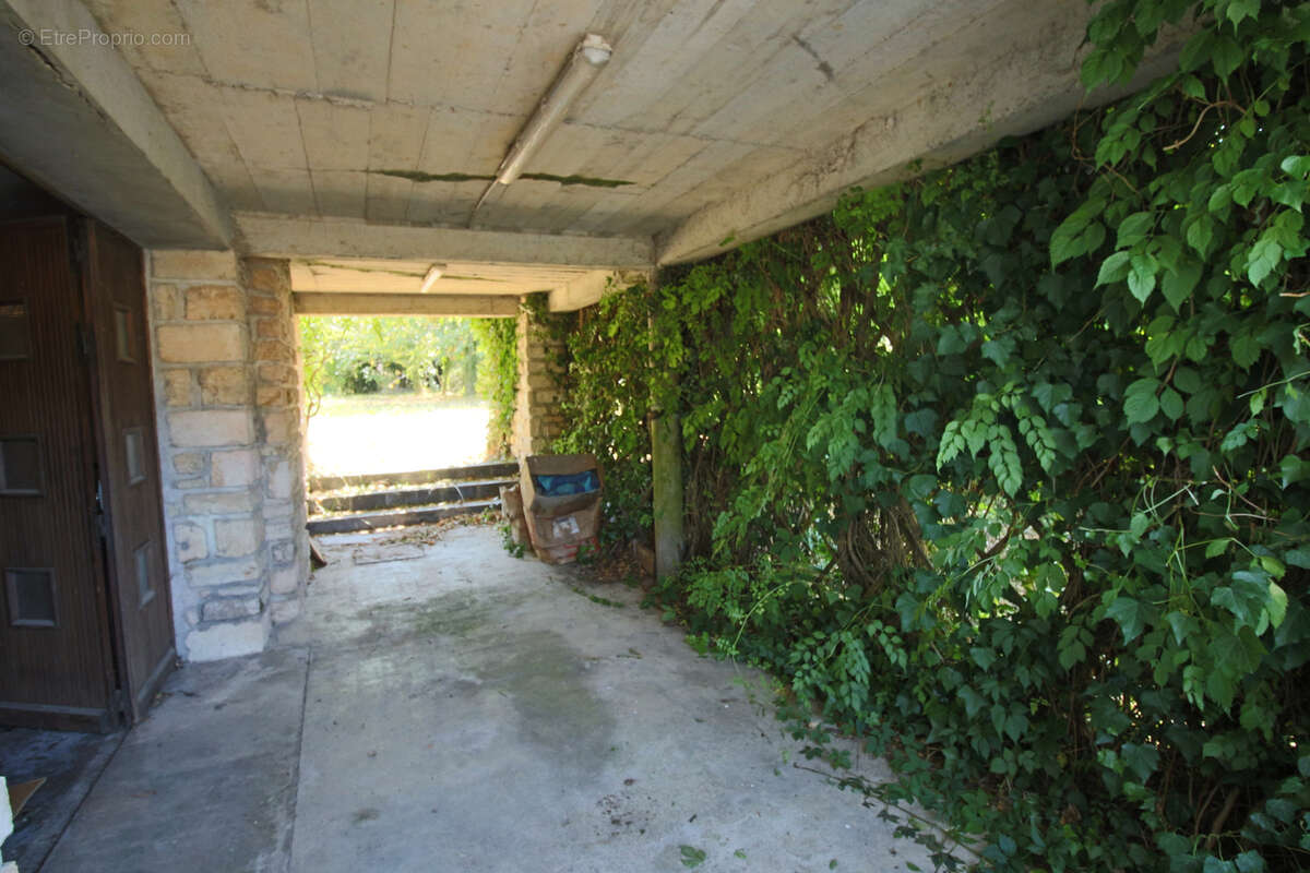 Maison à PUY-L&#039;EVEQUE