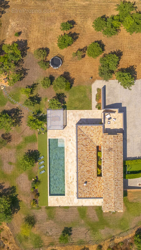 Maison à BAGNOLS-EN-FORET