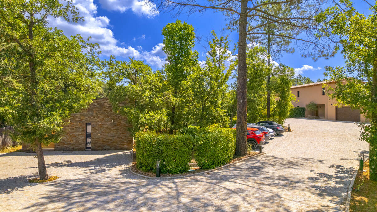 Maison à BAGNOLS-EN-FORET