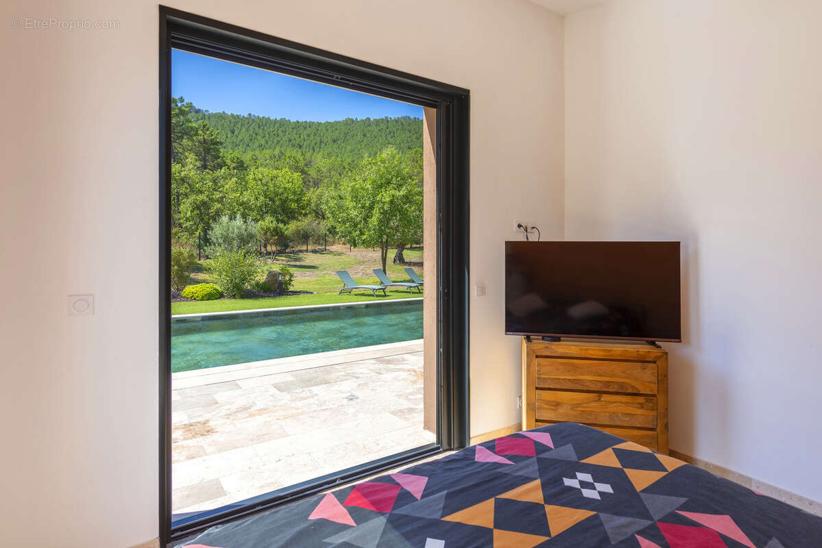 Maison à BAGNOLS-EN-FORET