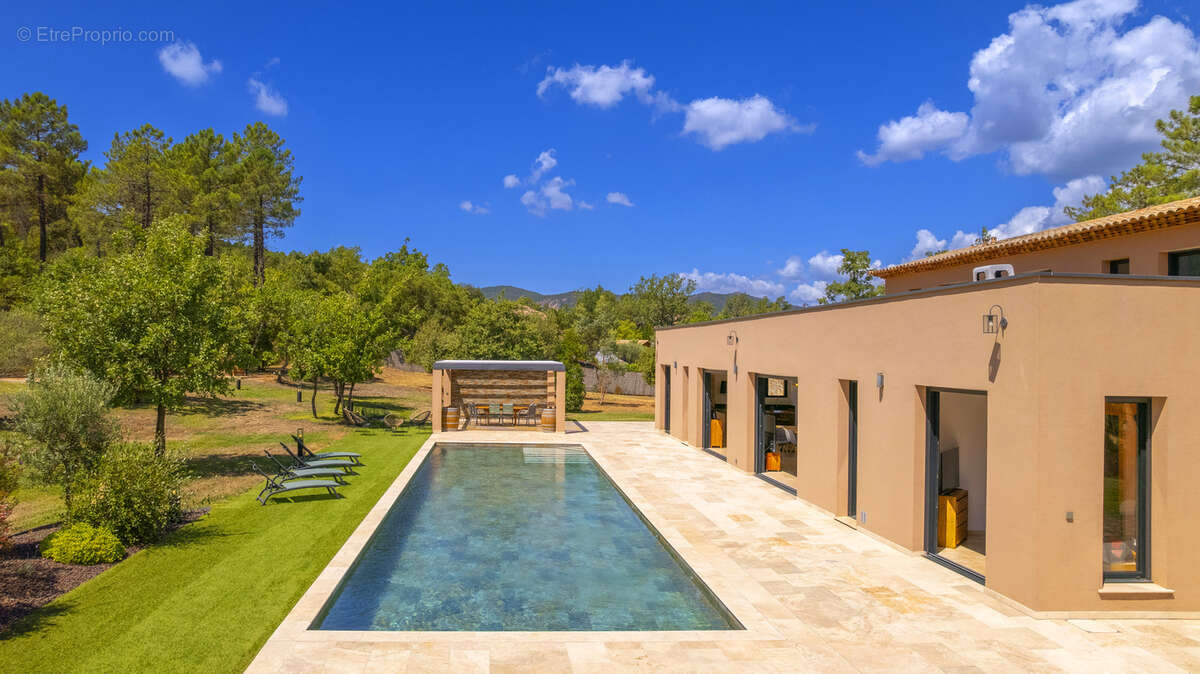 Maison à BAGNOLS-EN-FORET