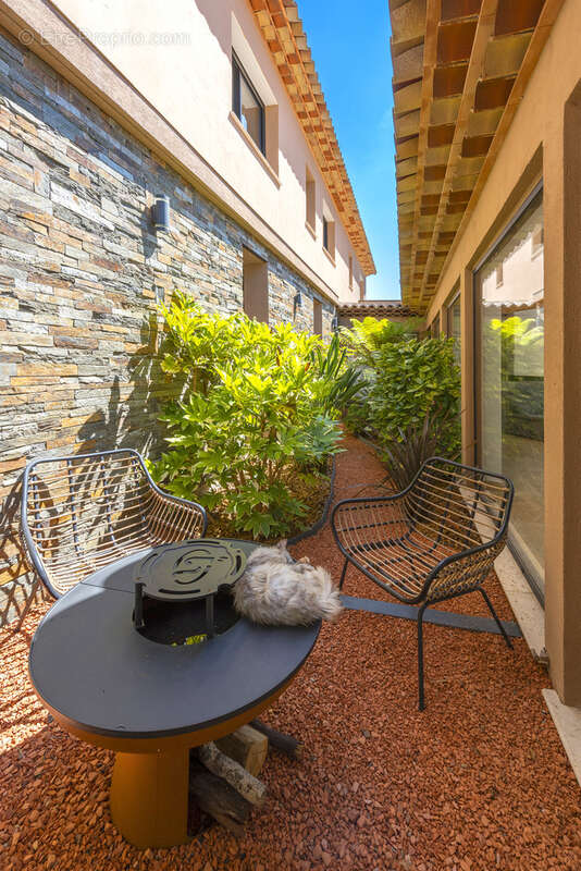 Maison à BAGNOLS-EN-FORET