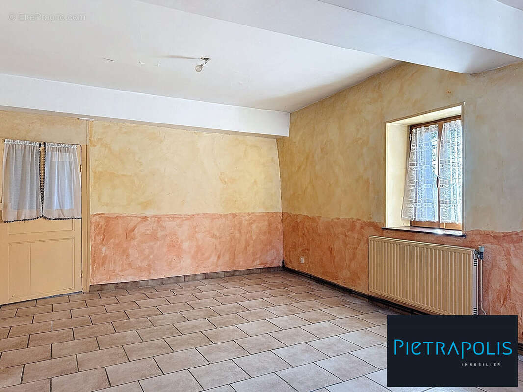 Appartement à PLOMBIERES-LES-DIJON