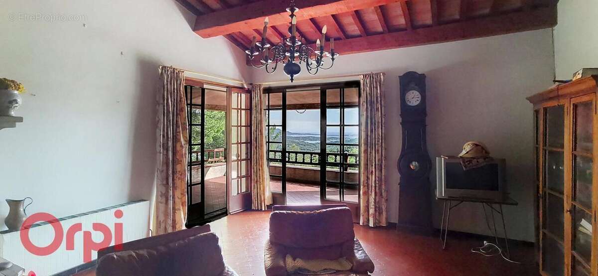 Maison à LA CADIERE-D&#039;AZUR