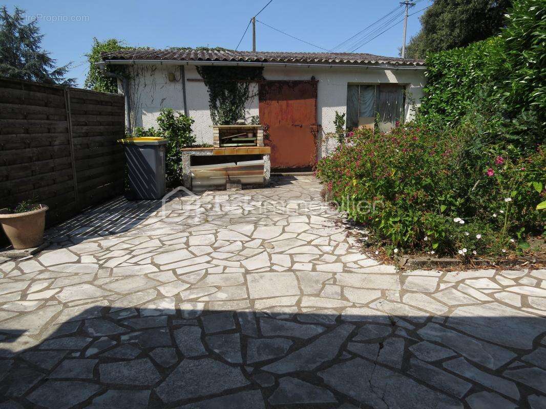 Maison à AZAY-SUR-THOUET