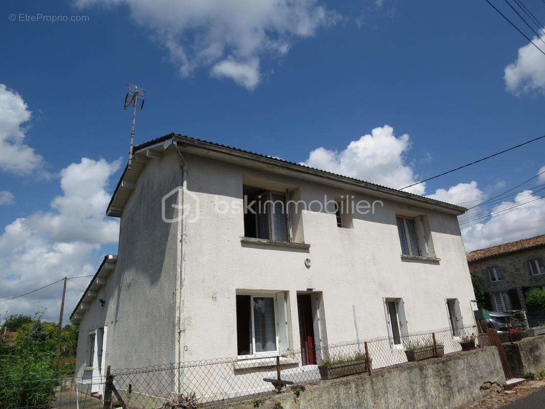 Maison à AZAY-SUR-THOUET