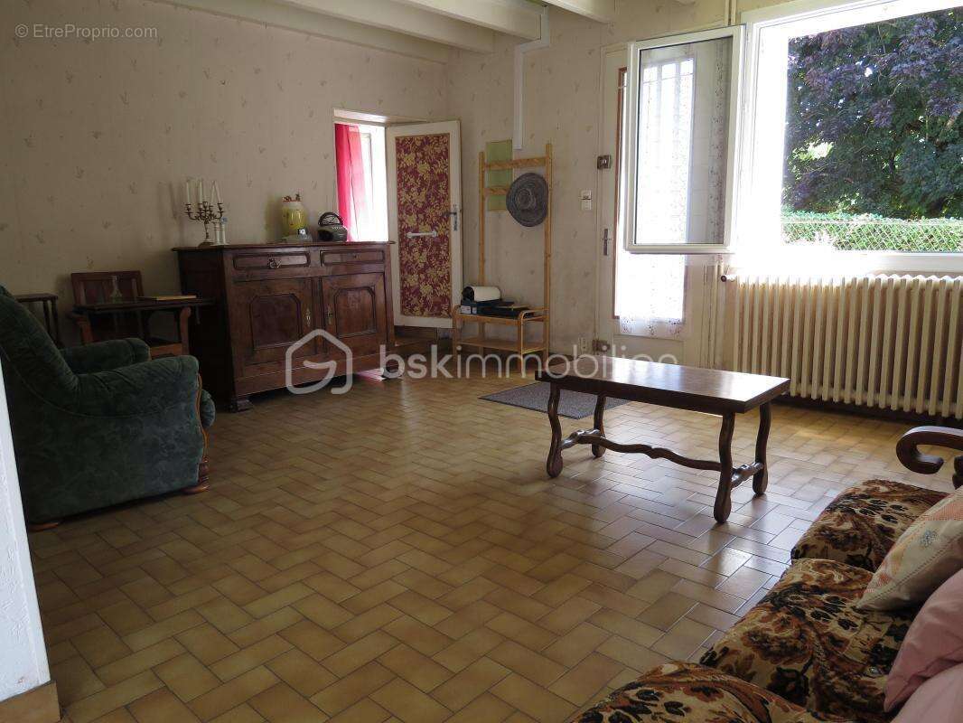 Maison à AZAY-SUR-THOUET