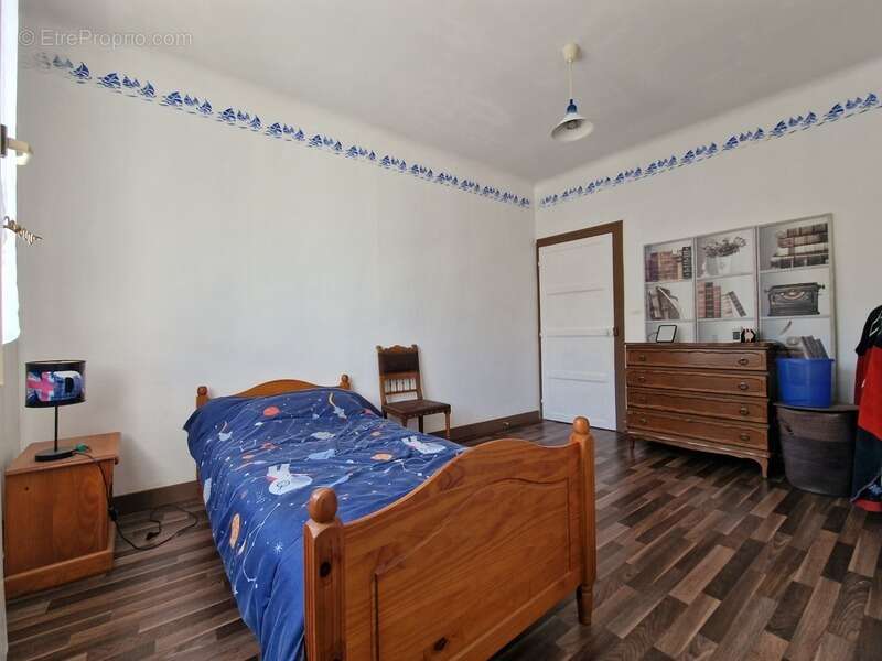 Maison à SAINT-GERMAIN-DE-MARENCENNES