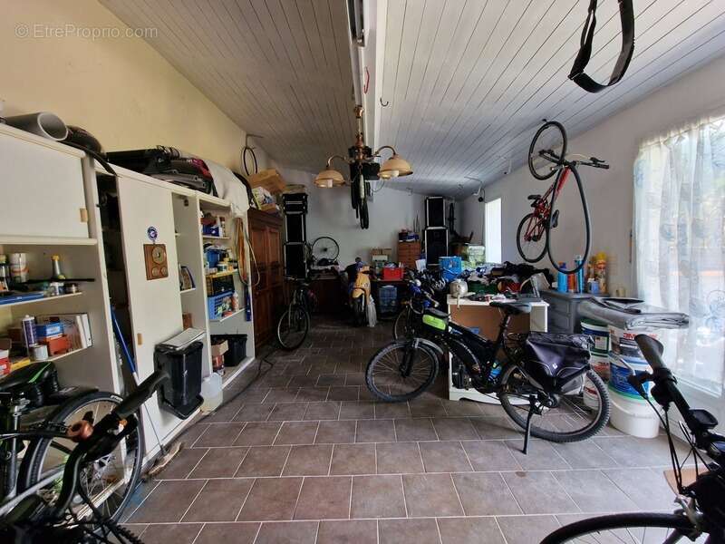 Maison à SAINT-GERMAIN-DE-MARENCENNES