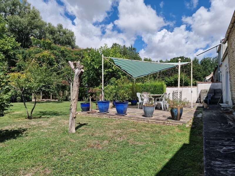 Maison à SAINT-GERMAIN-DE-MARENCENNES