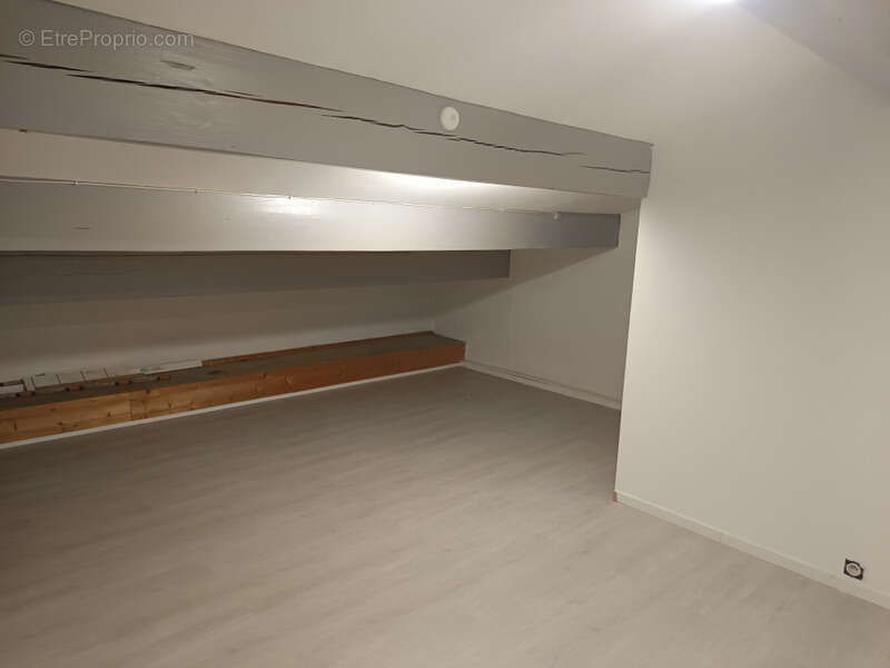 Commerce à SAINTE-TERRE