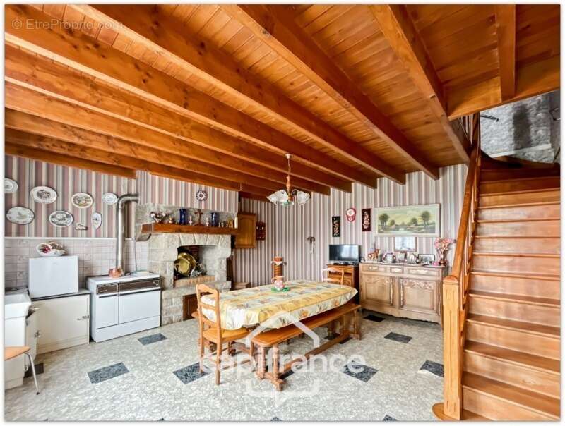 Maison à LA CHAISE-BAUDOUIN