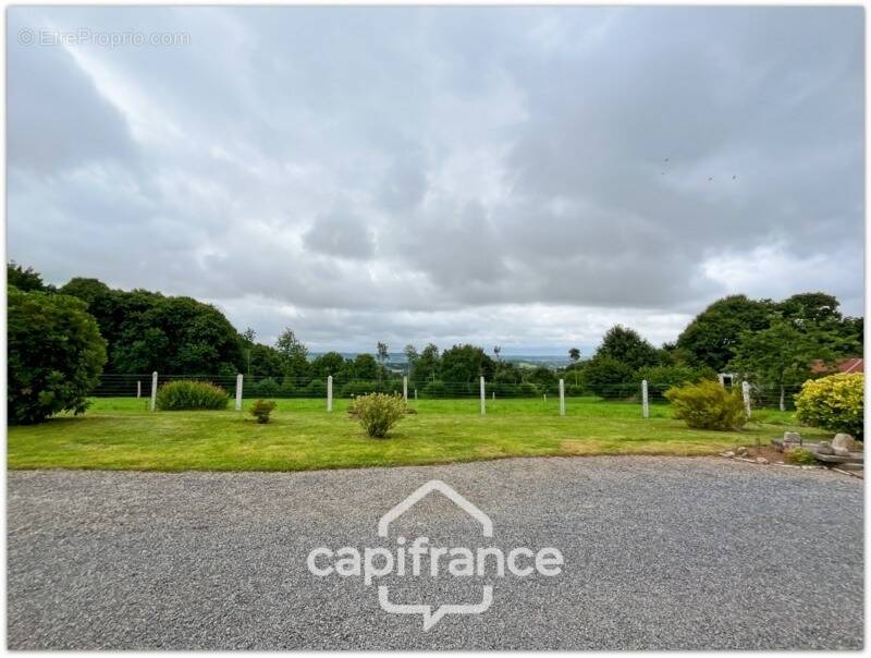 Maison à LA CHAISE-BAUDOUIN