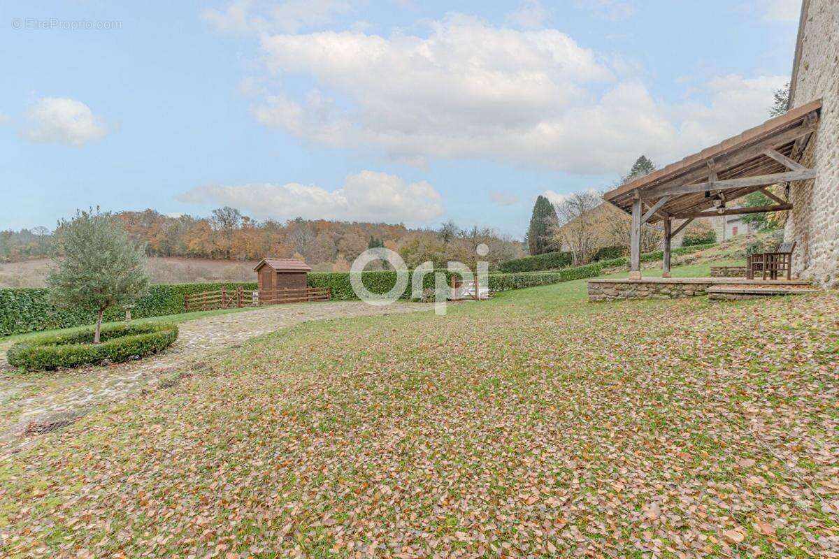 Maison à JABREILLES-LES-BORDES