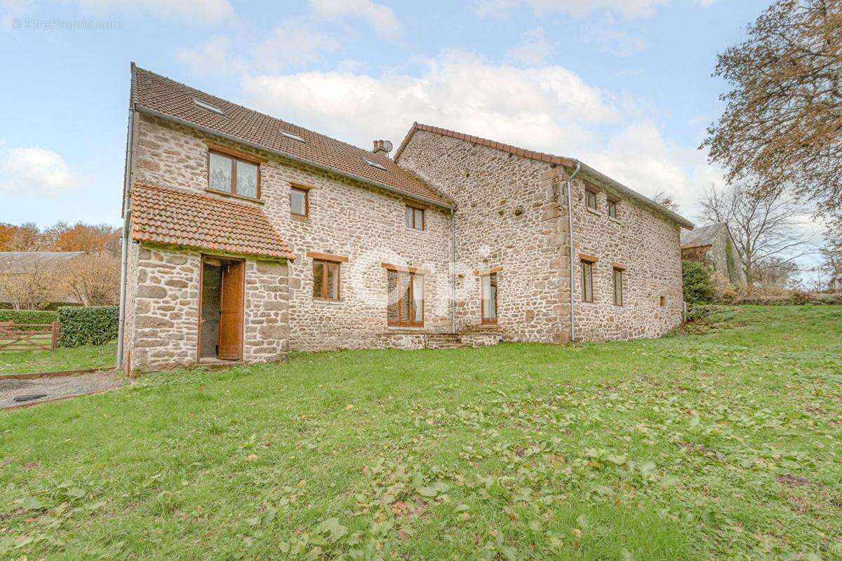 Maison à JABREILLES-LES-BORDES