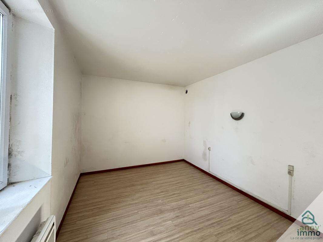 Appartement à SAINT-COUTANT-LE-GRAND