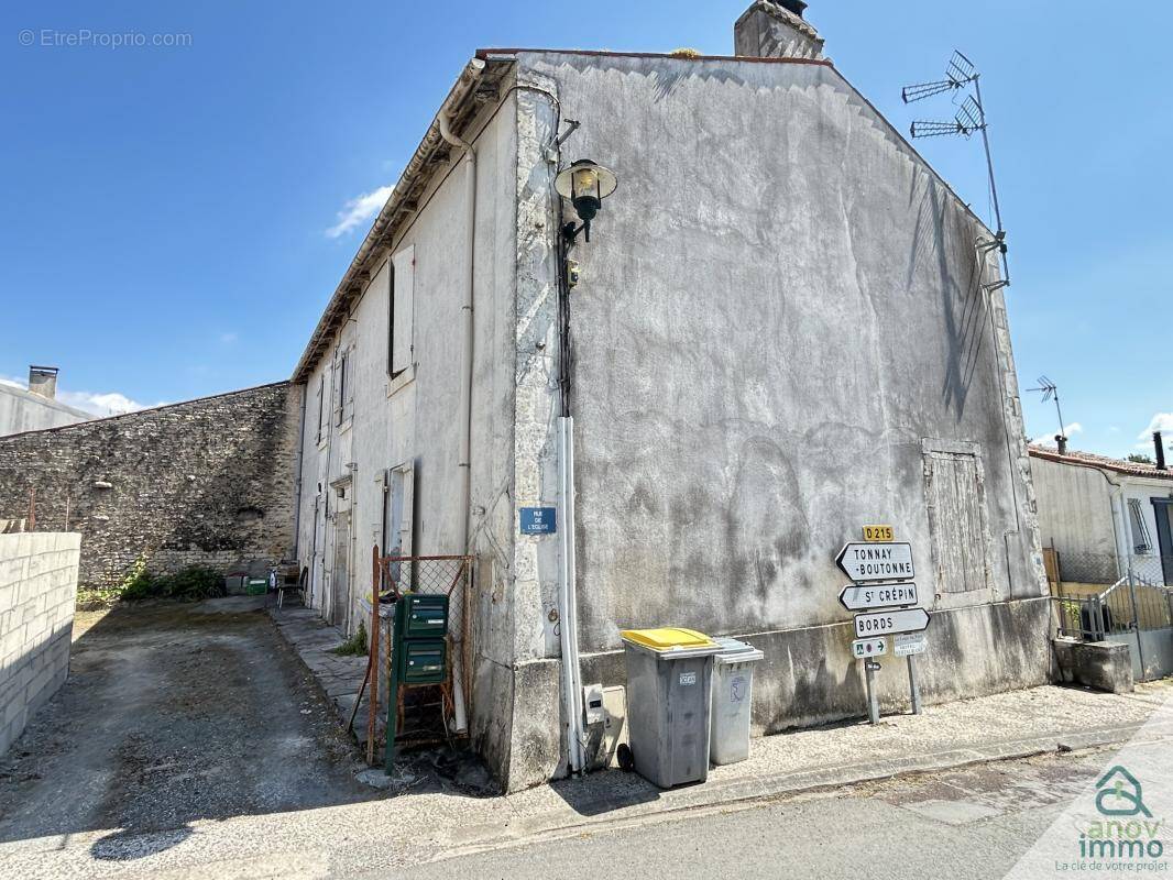 Appartement à SAINT-COUTANT-LE-GRAND