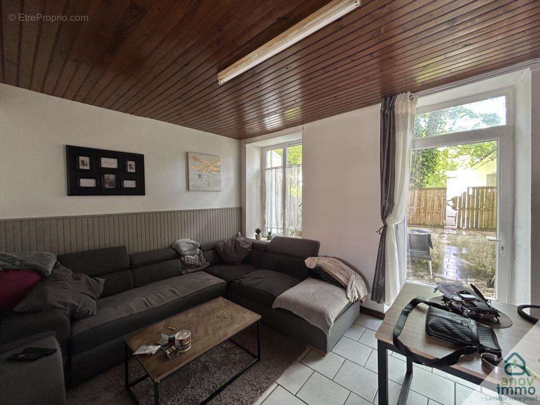 Appartement à SAINT-COUTANT-LE-GRAND