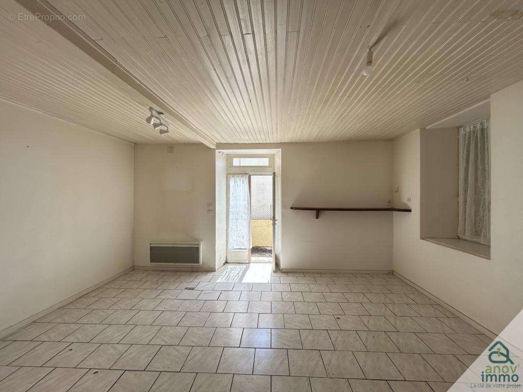 Appartement à SAINT-COUTANT-LE-GRAND