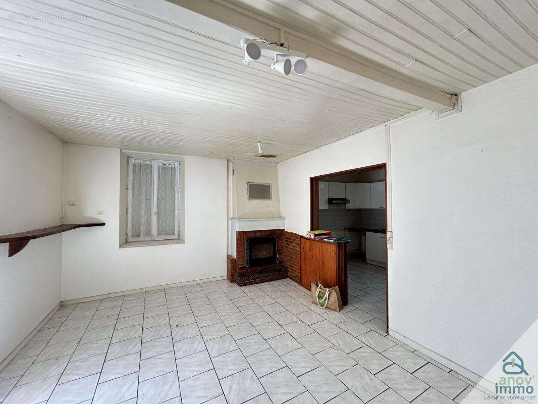 Appartement à SAINT-COUTANT-LE-GRAND