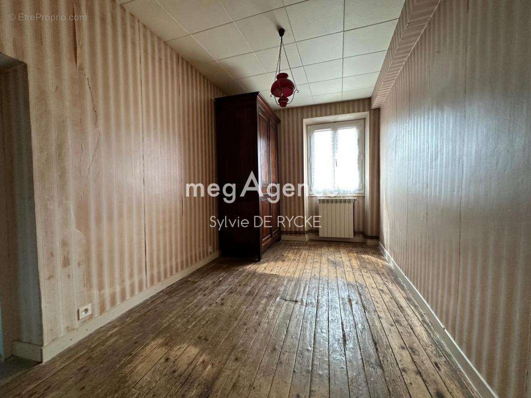 Maison à PONT-SUR-YONNE