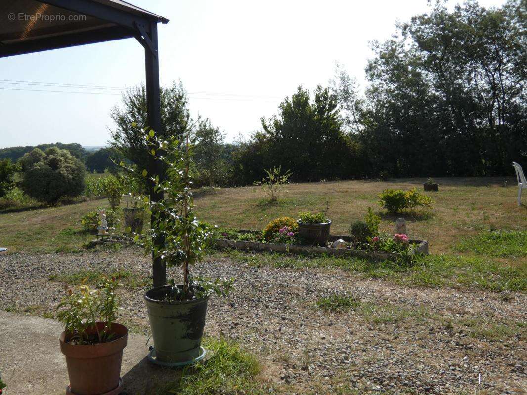 Maison à MIRAMONT-SENSACQ