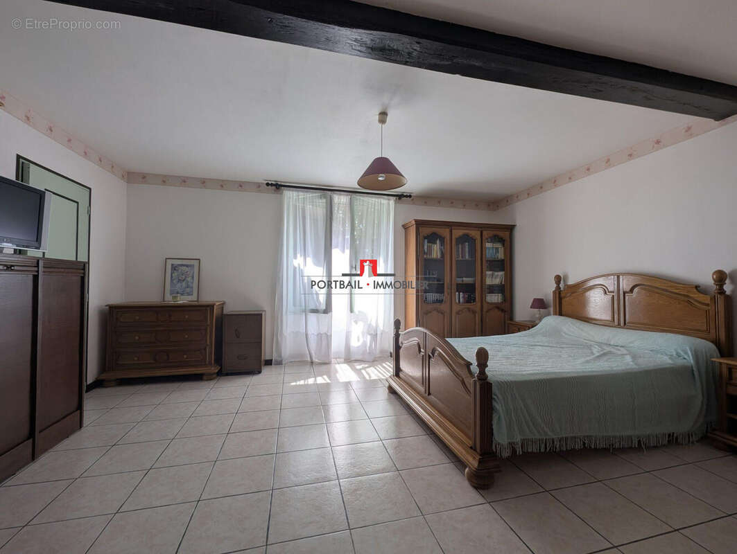 Maison à SAINT-GEORGES-DES-AGOUTS