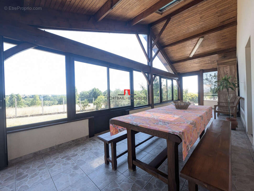 Maison à SAINT-GEORGES-DES-AGOUTS