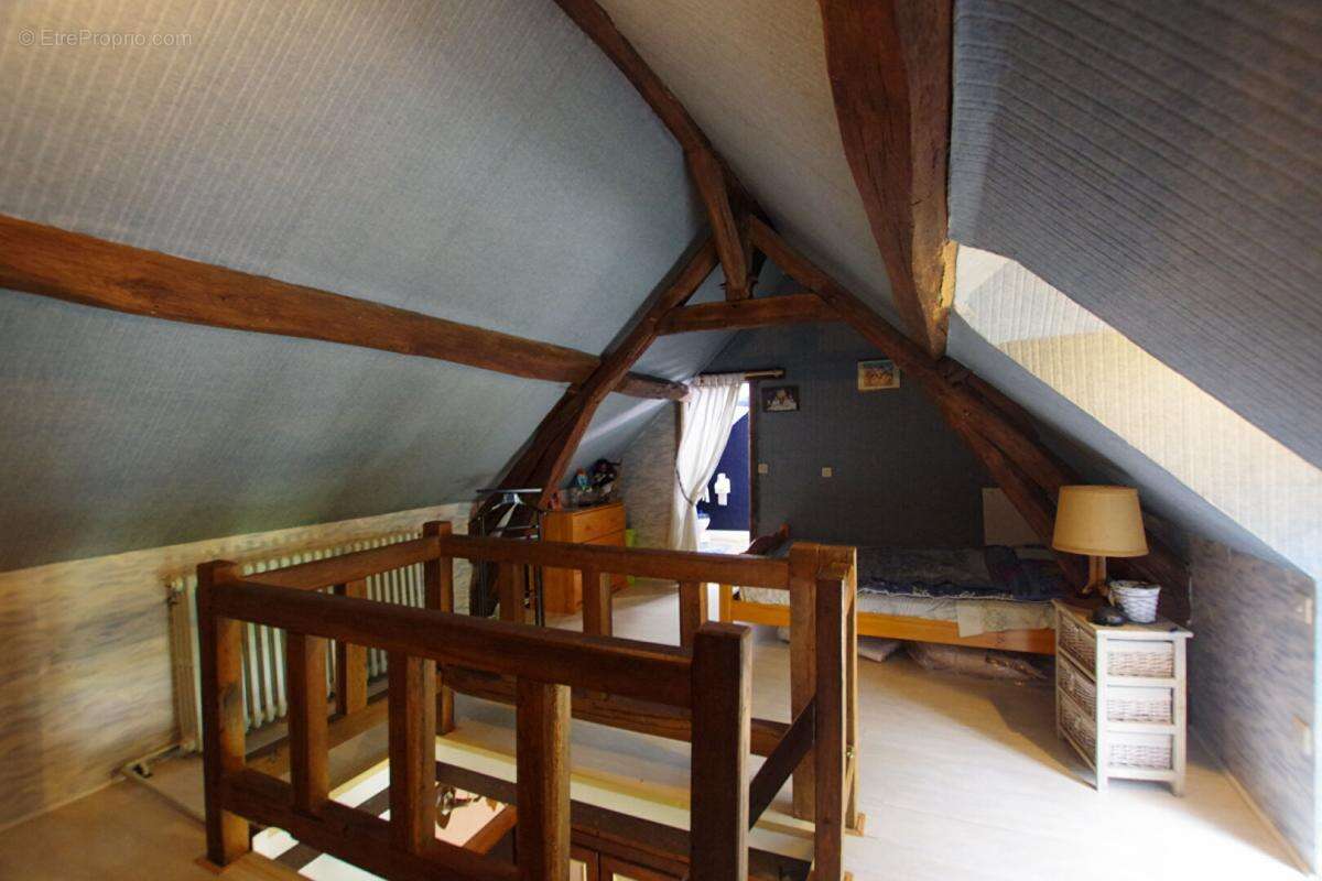 Maison à SAINTE-GENEVIEVE-DES-BOIS