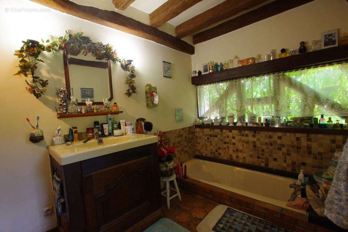 Maison à SAINTE-GENEVIEVE-DES-BOIS