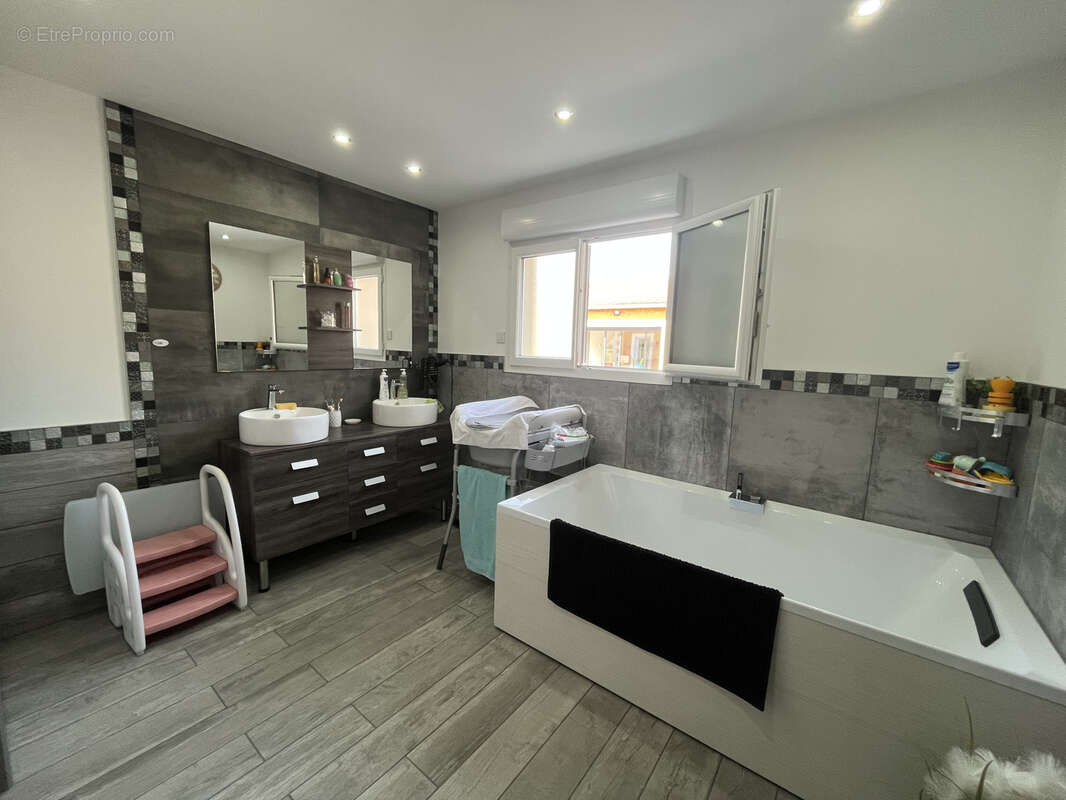 Maison à ALLIANCELLES