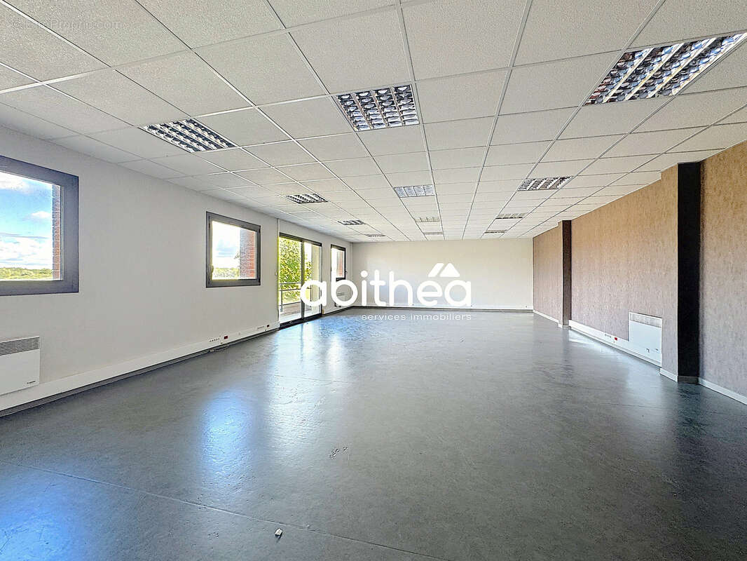 Commerce à COURRIERES