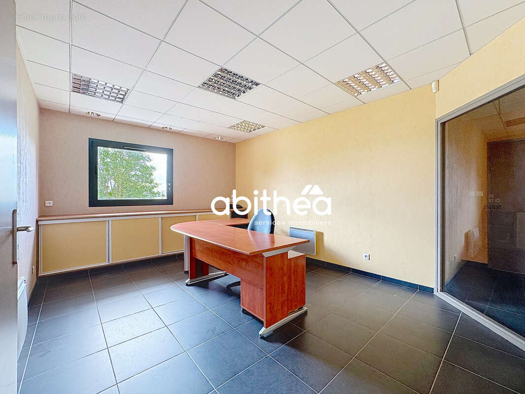 Commerce à COURRIERES