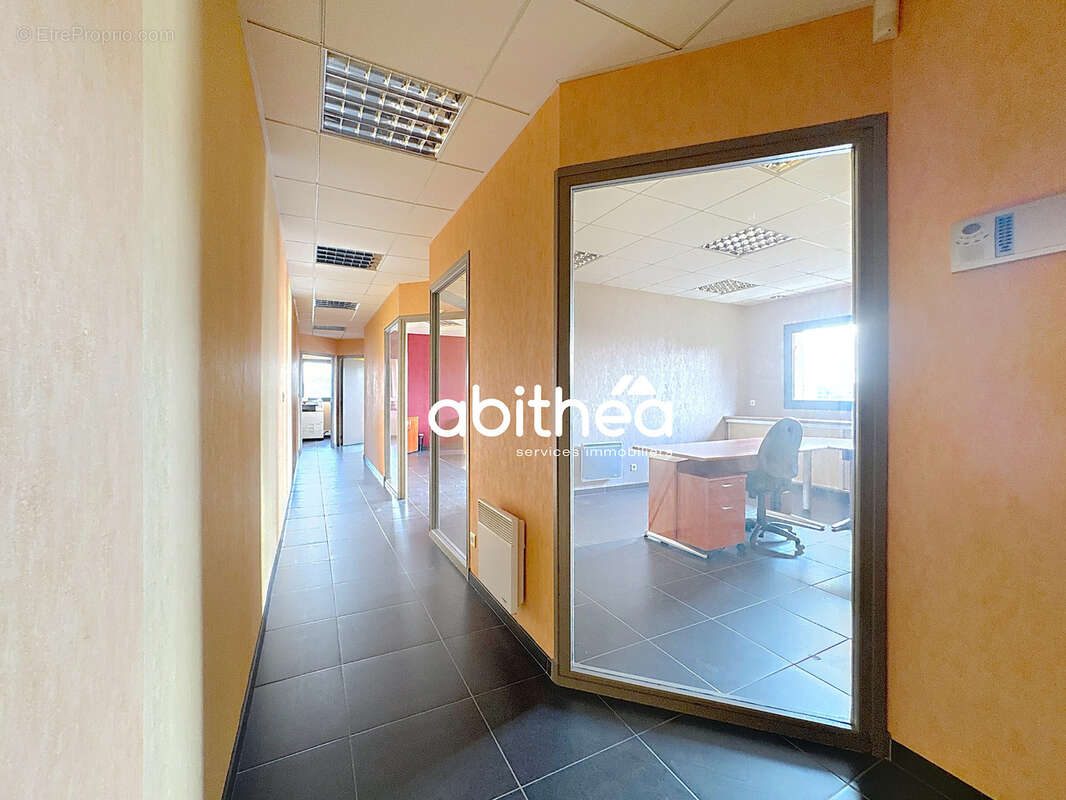 Commerce à COURRIERES