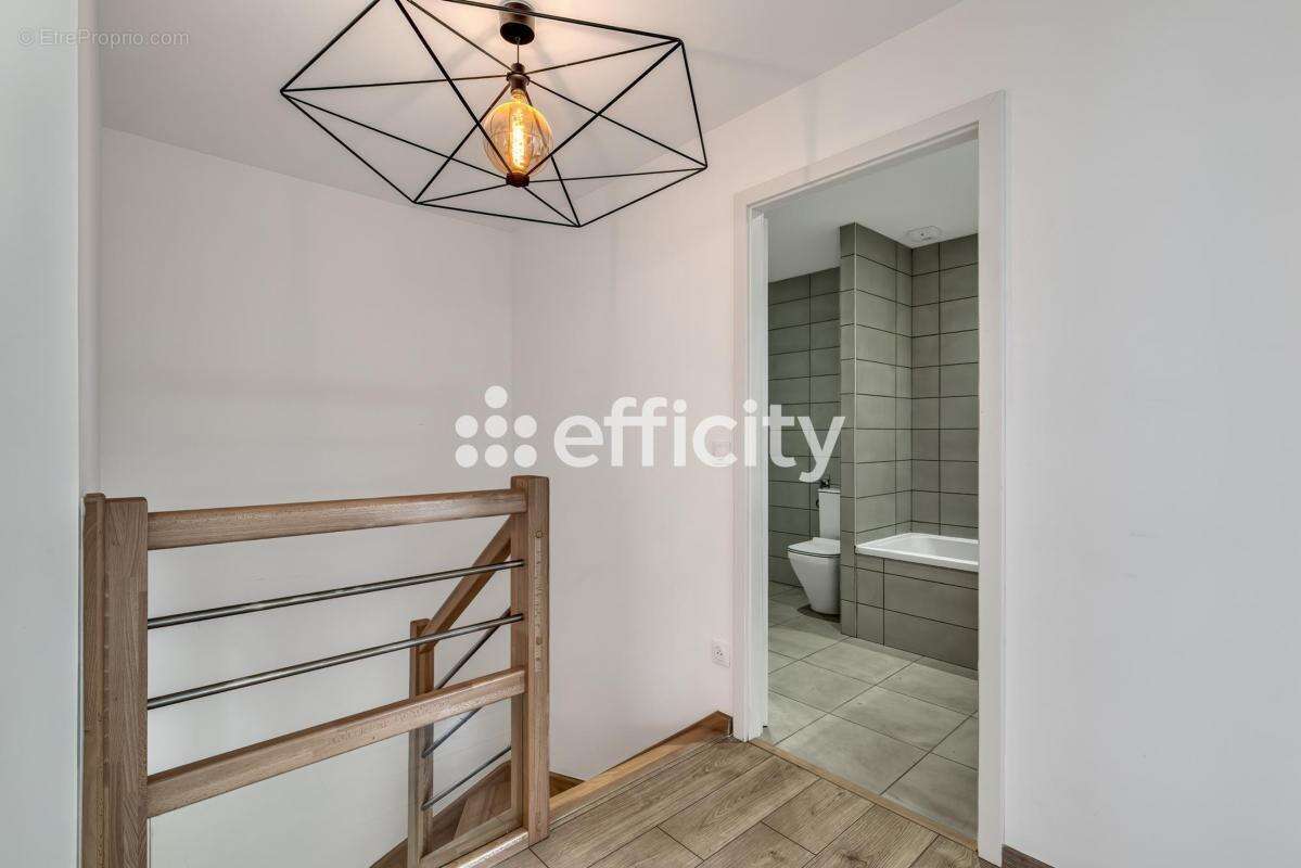 Appartement à GRESY-SUR-AIX