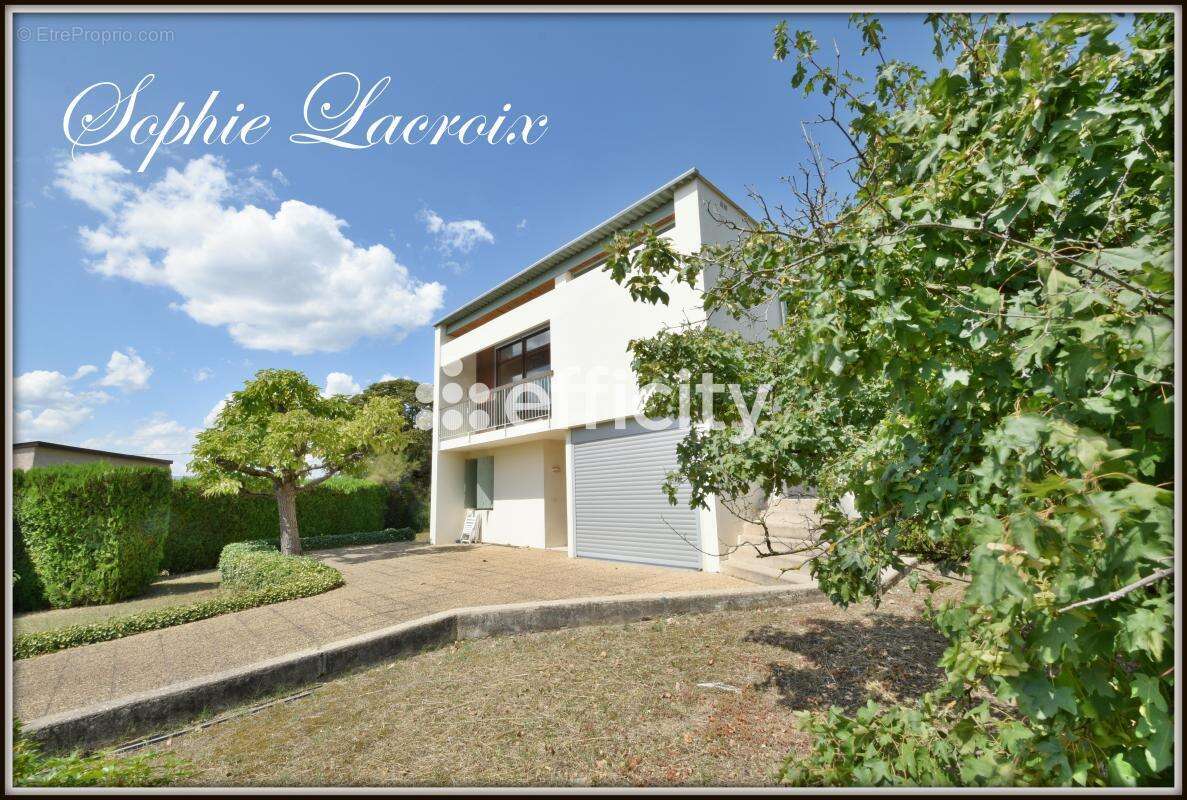 Maison à SALAISE-SUR-SANNE