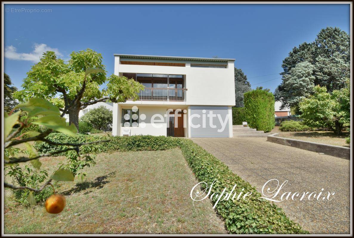 Maison à SALAISE-SUR-SANNE