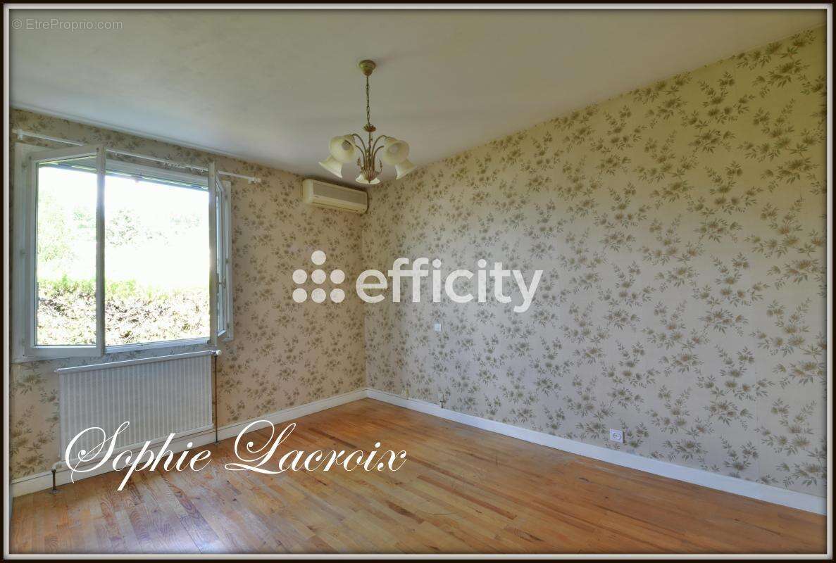 Maison à SALAISE-SUR-SANNE