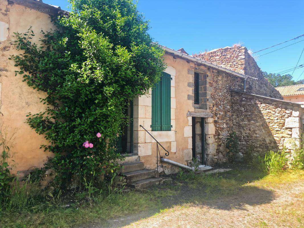 Maison à SAINTE-RADEGONDE