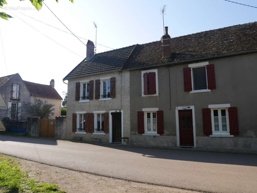 Maison à PAZY