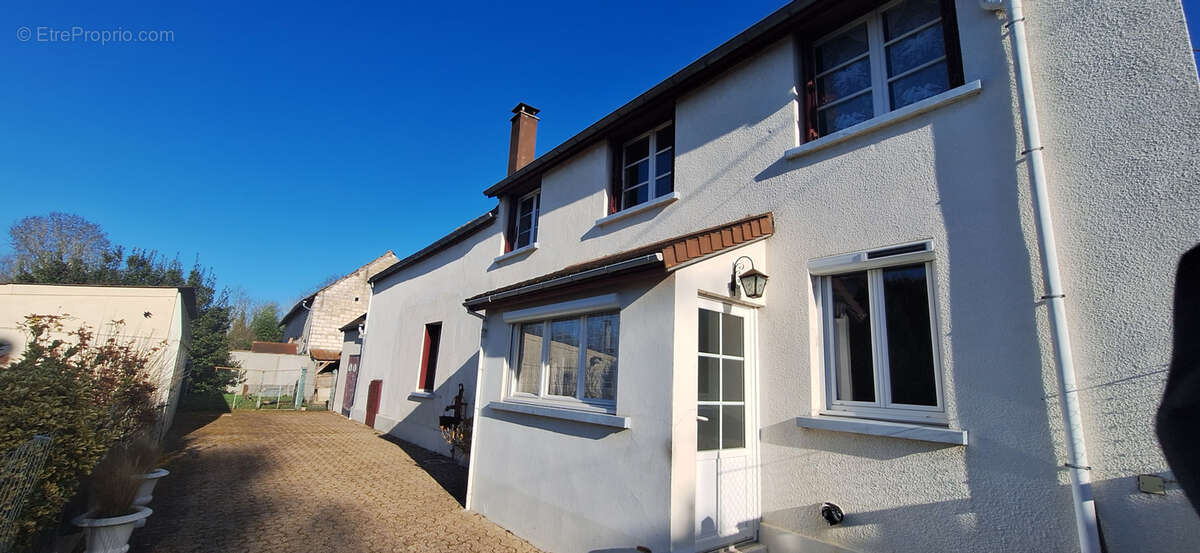 Maison à MALAY-LE-GRAND