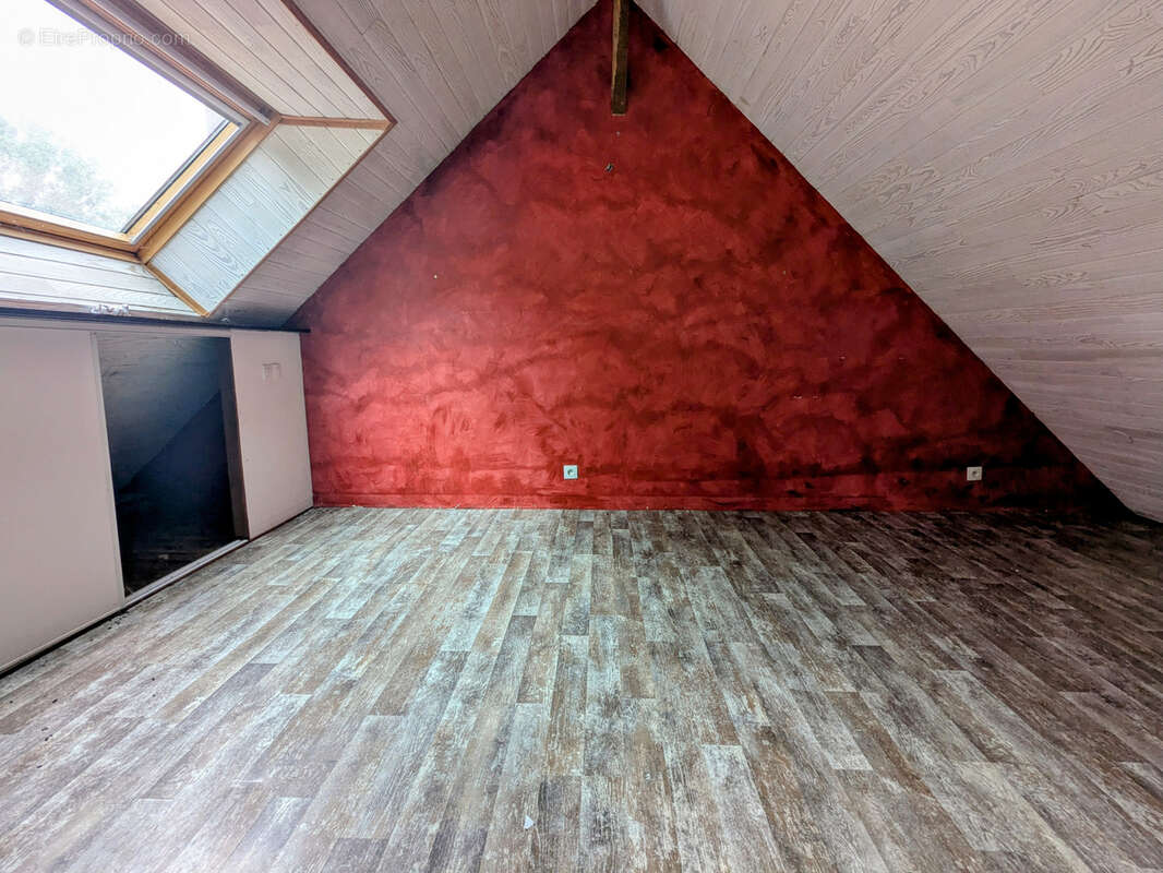 Maison à SAINT-JULIEN-DE-VOUVANTES