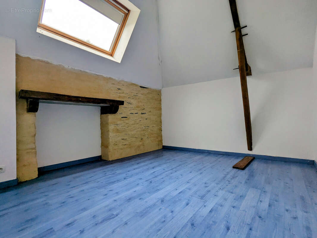 Maison à SAINT-JULIEN-DE-VOUVANTES