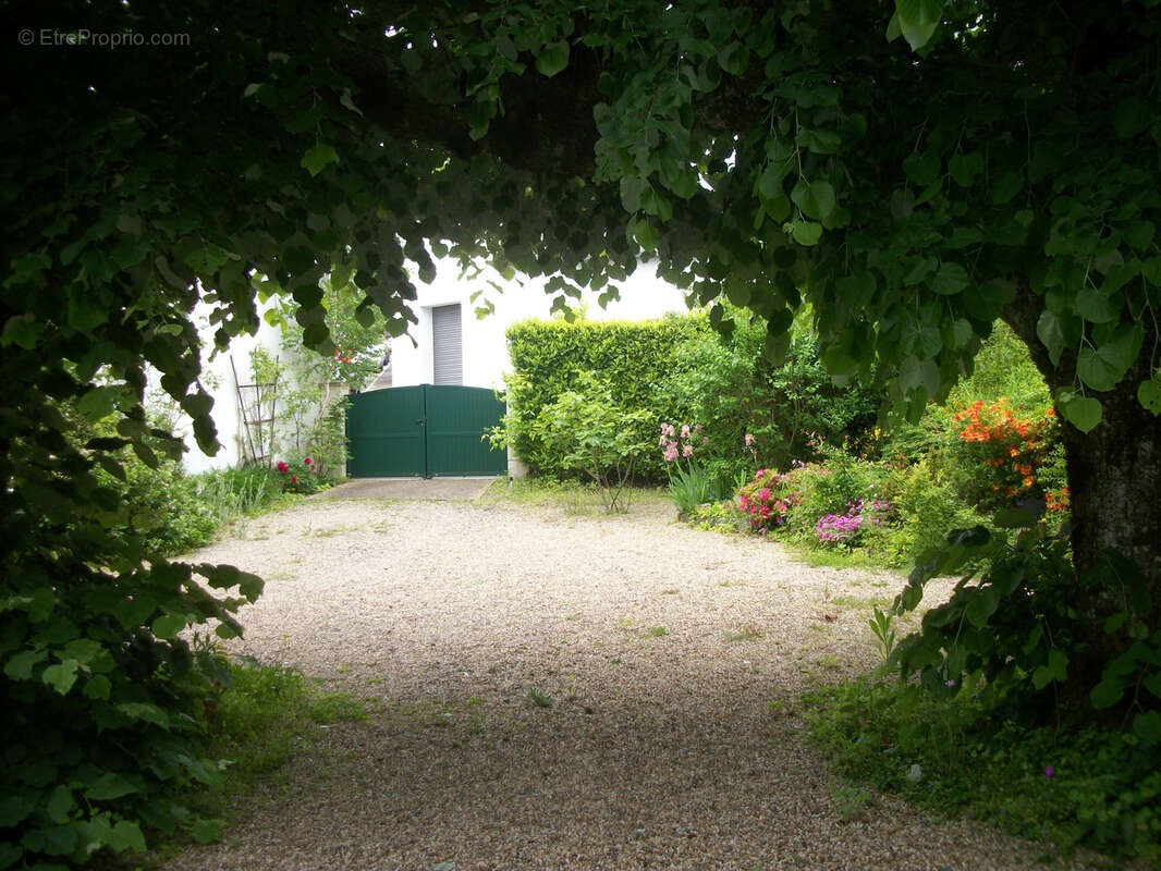Maison à SAINT-YRIEIX-LA-PERCHE