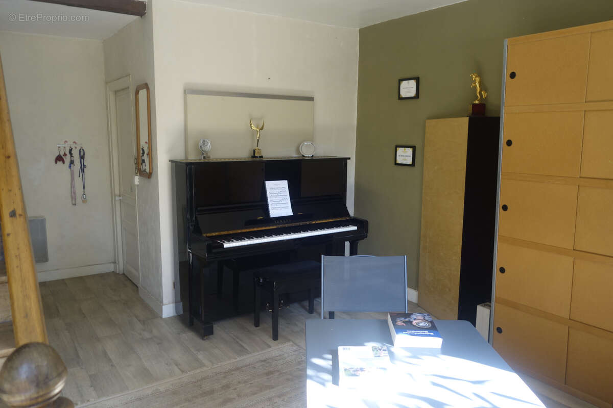 Maison à SAINT-YRIEIX-LA-PERCHE